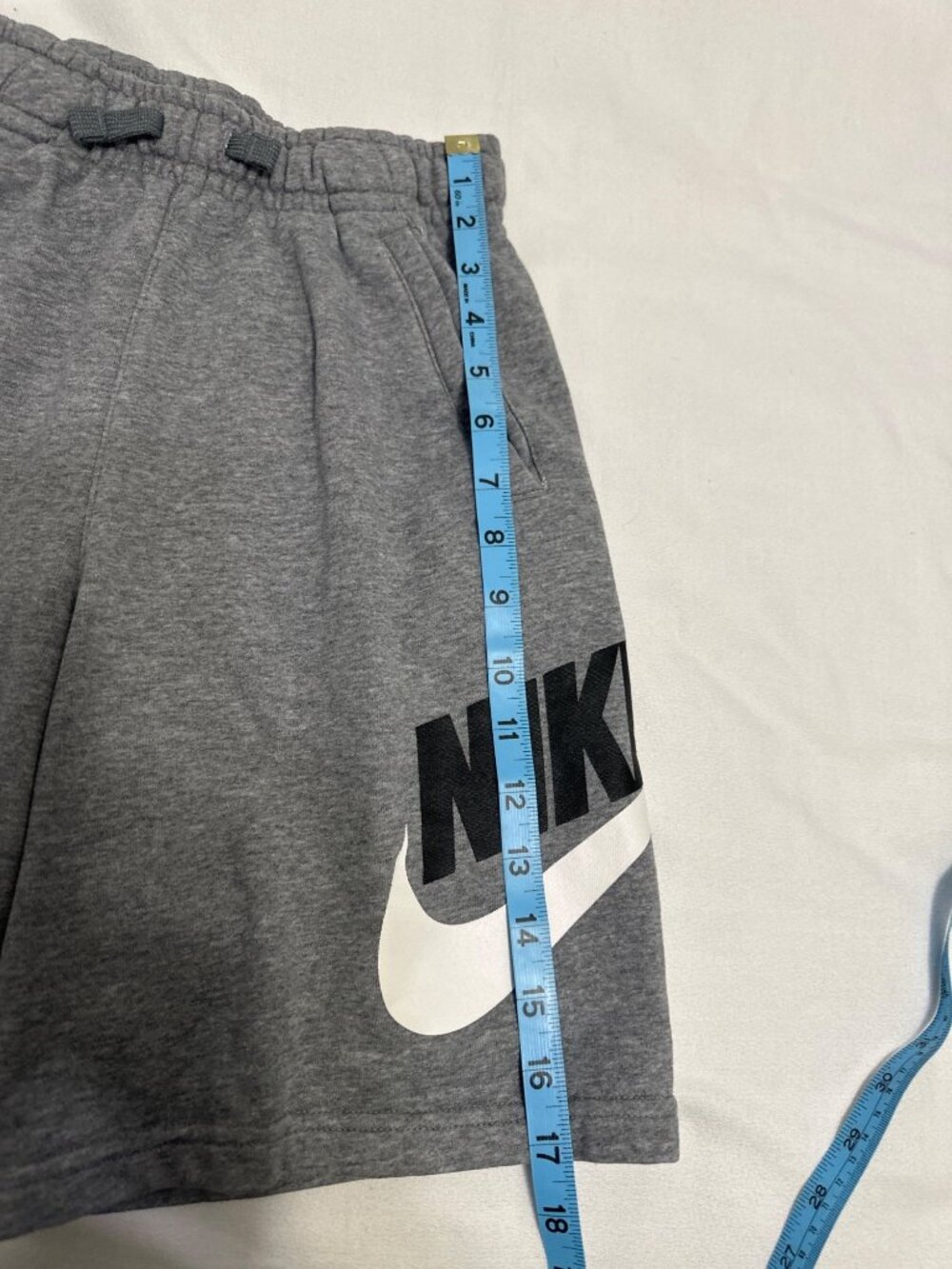 Nike Boys Sportswear Club Fleece Shorts Heather Gray Big Logo L - Picture 4 of 8